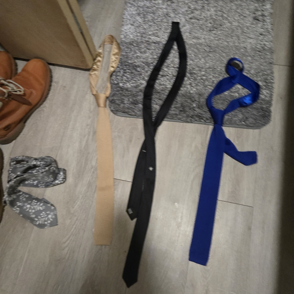 Guess Men's Knit Tie in Royal Blue - Picture 9 of 15